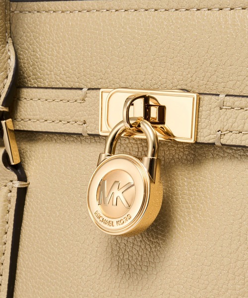 MICHAEL KORS(マイケルコース)の「HAMILTON MODERNE レザー クロスボディバッグ スモール(ハンドバッグ・レディース・ベージュ系・FREE)」の8枚目の写真