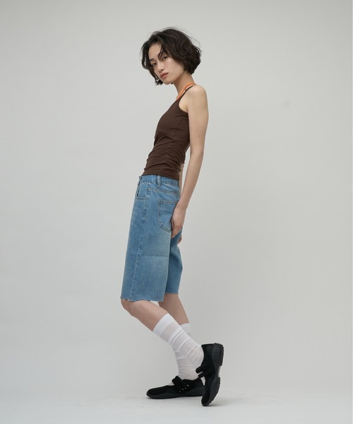 OFROOM(オフルーム)の「Cut Off Denim Shorts|カットオフデニムハーフパンツ(デニムパンツ・レディース・ブルー/ホワイト・SMALL/MEDIUM)」の7枚目の写真