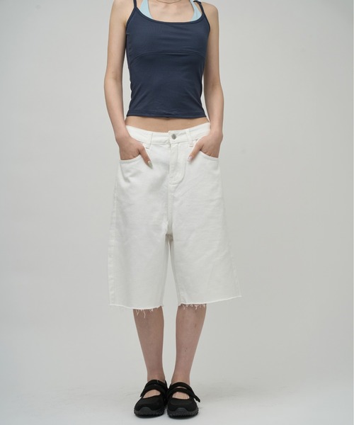 OFROOM(オフルーム)の「Cut Off Denim Shorts|カットオフデニムハーフパンツ(デニムパンツ・レディース・ブルー/ホワイト・SMALL/MEDIUM)」の19枚目の写真
