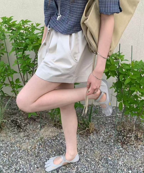 FACTOTUM(ファクトタム)の「プリーツショートパンツ(その他パンツ・レディース・ベージュ/キャメル・FREE)」の11枚目の写真
