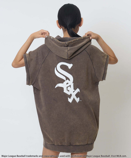 BACK TO THE FIELD（バック トゥー ザ フィールド）の「【MLB】スプレーアートロゴBIGパーカー（ワンピース・レディース・ピンク/ブラック/グレー・FREE）」の15枚目の写真