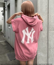 【MLB】スプレーアートロゴBIGパーカー