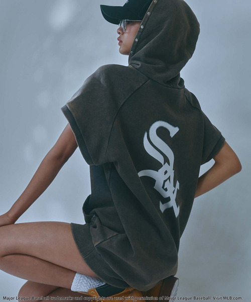 BACK TO THE FIELD（バック トゥー ザ フィールド）の「【MLB】スプレーアートロゴBIGパーカー（ワンピース・レディース・ピンク/ブラック/グレー・FREE）」の11枚目の写真