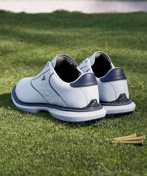 adidas(アディダス)の「MC70 スパイクレス ゴルフ / MC70 SPIKELESS GOLF【adidas Golf/アディダスゴルフ】(スニーカー・レディース・ホワイト×ブルー・22.5cm/23.5cm/24.5cm/25.5cm/23.0cm/24.0cm/25.0cm/26.0cm/22.0cm)」の12枚目の写真