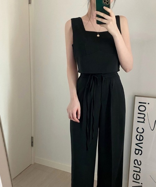Bifrost(ビフレスト)の「モックネックノースリーブ×ワイドパンツ セットアップ(ウエストベルト付き)(セットアップ・レディース・ブラック/グレー・F)」の4枚目の写真