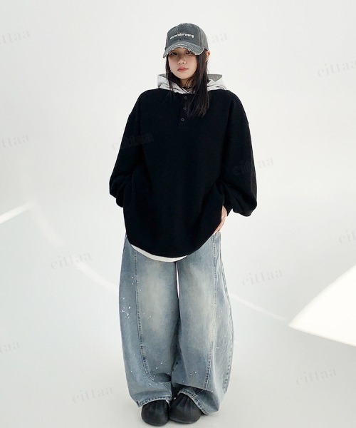 Dalfwin(ダールフィン)の「フード付きヘンリーネックレイヤード風デザイン長袖Tシャツ(Tシャツ/カットソー・レディース・ブラック・FREE)」の5枚目の写真