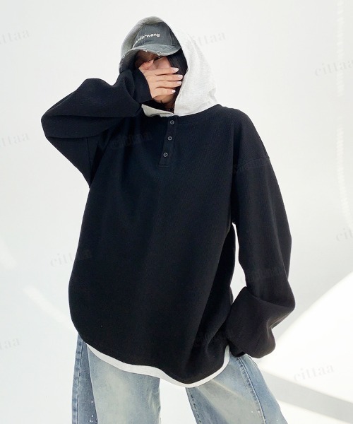 Dalfwin(ダールフィン)の「フード付きヘンリーネックレイヤード風デザイン長袖Tシャツ(Tシャツ/カットソー・レディース・ブラック・FREE)」の12枚目の写真
