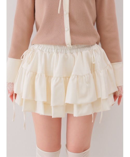 M me eme(エムミーエメ)の「Double frill matte satin skirt(eme11172)(スカート・レディース・ホワイト/アイボリー・FREE)」の18枚目の写真