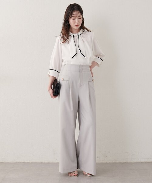 natural couture(ナチュラルクチュール)の「配色デザイン7分袖ブラウス(シャツ/ブラウス・レディース・ベージュ/オフホワイト/サックスブルー/ドット・FREE)」の8枚目の写真