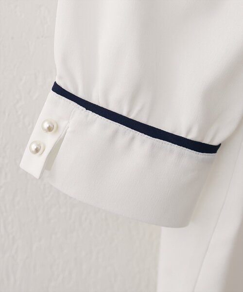 natural couture(ナチュラルクチュール)の「配色デザイン7分袖ブラウス(シャツ/ブラウス・レディース・ベージュ/オフホワイト/サックスブルー/ドット・FREE)」の9枚目の写真