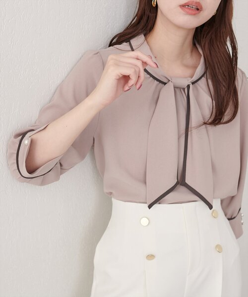 natural couture(ナチュラルクチュール)の「配色デザイン7分袖ブラウス(シャツ/ブラウス・レディース・ベージュ/オフホワイト/サックスブルー/ドット・FREE)」の16枚目の写真