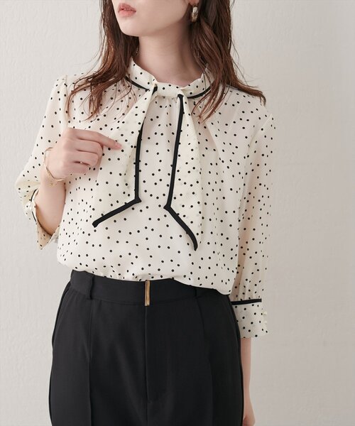 natural couture(ナチュラルクチュール)の「配色デザイン7分袖ブラウス(シャツ/ブラウス・レディース・ベージュ/オフホワイト/サックスブルー/ドット・FREE)」の21枚目の写真