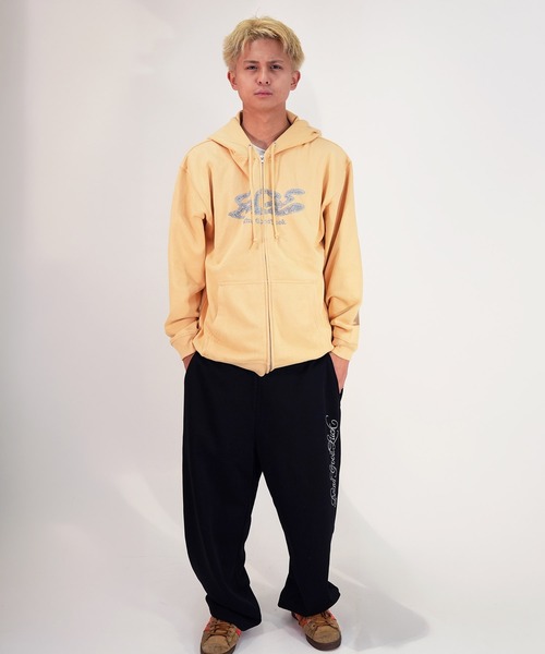 BGL（ビージーエル）の「SCRIPT LOGO SWEAT PANTS / スクリプトロゴ / 韓国ストリート / Y2K / ラインストーン　スウェットパンツ（スウェットパンツ・レディース・ブラック/グレー・S/M/L）」の3枚目の写真