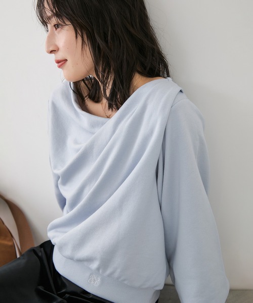 VIS(ビス)の「ワンポイント刺繍入りドレープスウェットプルオーバー(スウェット・レディース・サックスブルー/キナリ/ブラック/ライトグレー・FREE)」の4枚目の写真