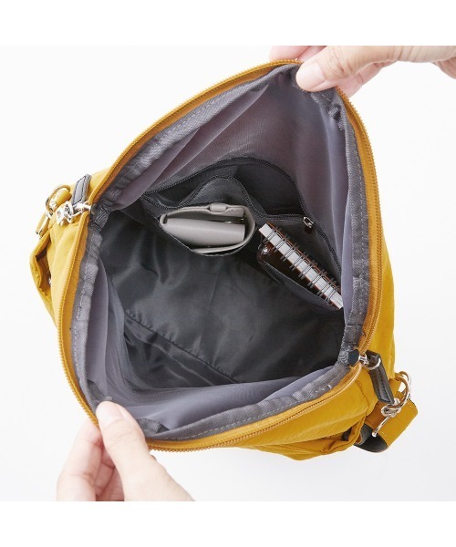 Belle Maison（ベルメゾン）の「急に荷物が増えても慌てない！「タテ拡張」3WAYショルダーリュック（バックパック/リュック・レディース・ブルーグレー/チャコール/マスタード/アイボリー・-）」の8枚目の写真