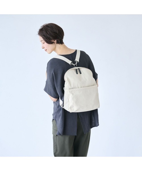 Belle Maison（ベルメゾン）の「急に荷物が増えても慌てない！「タテ拡張」3WAYショルダーリュック（バックパック/リュック・レディース・ブルーグレー/チャコール/マスタード/アイボリー・-）」の14枚目の写真