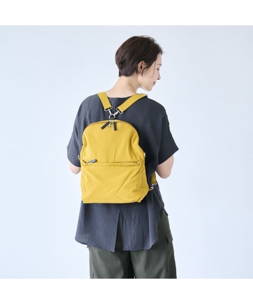 Belle Maison（ベルメゾン）の「急に荷物が増えても慌てない！「タテ拡張」3WAYショルダーリュック（バックパック/リュック・レディース・ブルーグレー/チャコール/マスタード/アイボリー・-）」の16枚目の写真