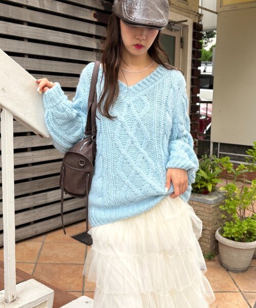 w closet（ダブルクローゼット）の「オーバーケーブルニット（ニット/セーター・レディース・ミント/グレー/サックスブルー/アイボリー・FREE）」の4枚目の写真