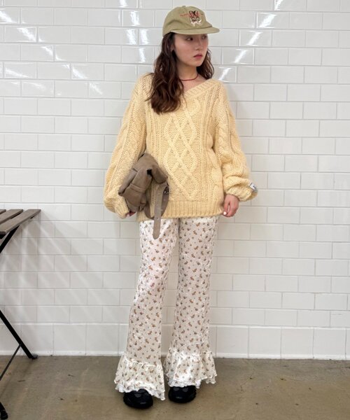 w closet（ダブルクローゼット）の「オーバーケーブルニット（ニット/セーター・レディース・ミント/グレー/サックスブルー/アイボリー・FREE）」の17枚目の写真