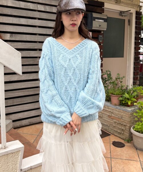 w closet（ダブルクローゼット）の「オーバーケーブルニット（ニット/セーター・レディース・ミント/グレー/サックスブルー/アイボリー・FREE）」の8枚目の写真
