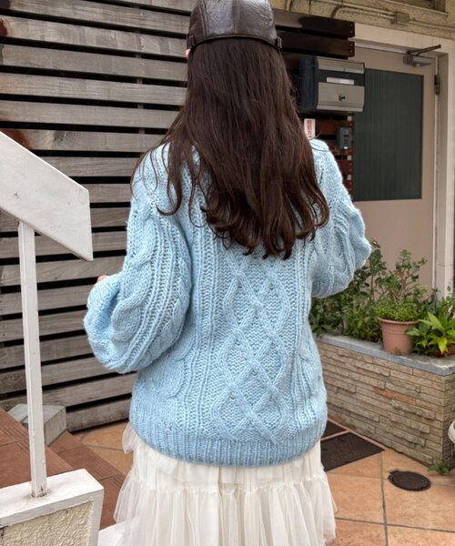 w closet（ダブルクローゼット）の「オーバーケーブルニット（ニット/セーター・レディース・ミント/グレー/サックスブルー/アイボリー・FREE）」の10枚目の写真