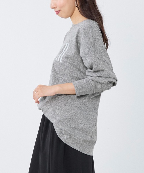 MICA&DEAL(マイカ&ディール)の「"CHATRIER"ロゴプリントロングTシャツ(Tシャツ/カットソー・レディース・オフホワイト/グレー/ライトブルー・FREE)」の6枚目の写真