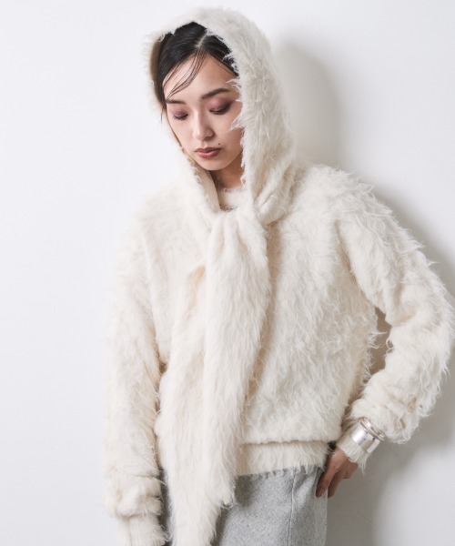 CHIC STYLE（シックスタイル）の「フード付クルーネックニット＜大きいサイズ有＞シックスタイル（ニット/セーター・レディース・ワイン/チャコール/アイボリー・5L/4L/3L/LL/L/M）」の2枚目の写真