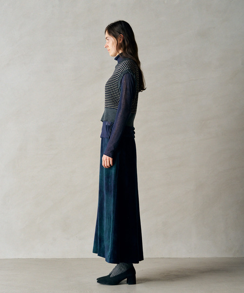 UNFIL(アンフィル)の「UNFIL アンフィル / high twisted wool JQ pattern knit vest ハイツイストウールジャガードパターンニットベスト / WXFL-UW110(ベスト・レディース・ブラウン系その他/チャコールグレー・1)」の4枚目の写真