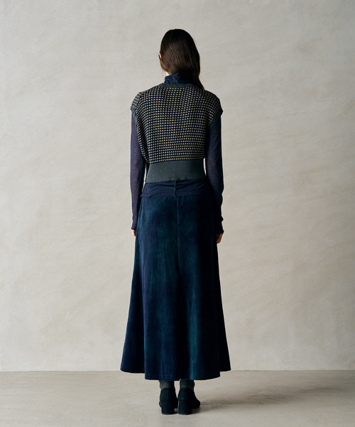 UNFIL(アンフィル)の「UNFIL アンフィル / high twisted wool JQ pattern knit vest ハイツイストウールジャガードパターンニットベスト / WXFL-UW110(ベスト・レディース・ブラウン系その他/チャコールグレー・1)」の5枚目の写真