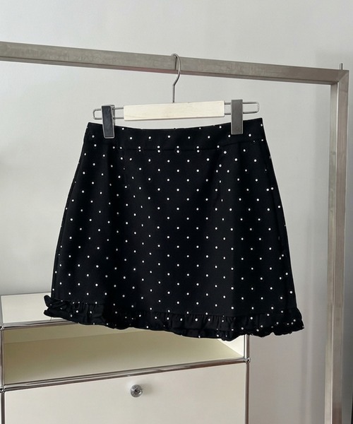 HEILIS（ヘイリス）の「【Rino Select】ドットフリルミニスカート/ミニスカート ドットスカート ドット柄スカート フリルスカート ドット柄 水玉 裾フリル ミニ丈 ショート丈 韓国ファッション ガーリー レディライク カジュアル デイリー 秋服 冬服 ブラック（スカート・レディース・ブラック・FREE）」の17枚目の写真