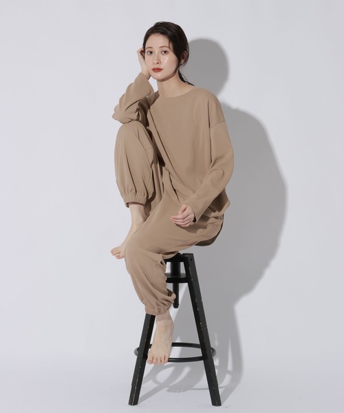 LAKOLE(ラコレ)の「<WARM>ラウンドヘム長袖T / 1056102(Tシャツ/カットソー・レディース・チャコール/サンドグレー/桜/ライトグリーン・FREE)」の5枚目の写真