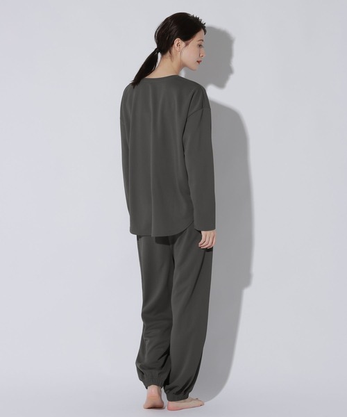LAKOLE(ラコレ)の「<WARM>ラウンドヘム長袖T / 1056102(Tシャツ/カットソー・レディース・チャコール/サンドグレー/桜/ライトグリーン・FREE)」の8枚目の写真