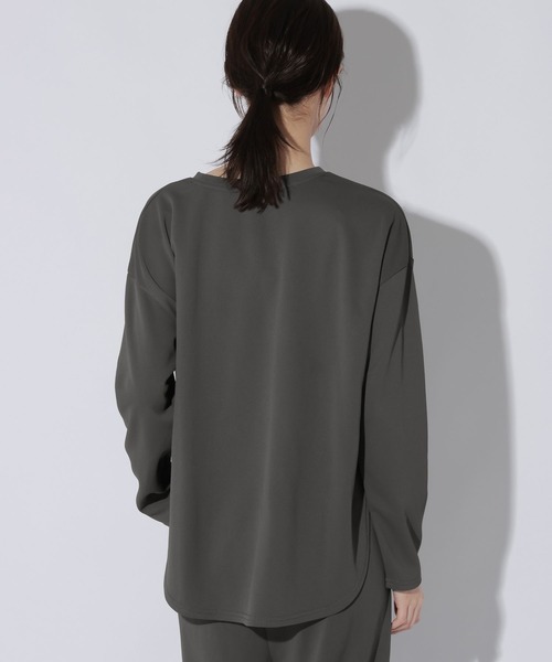 LAKOLE(ラコレ)の「<WARM>ラウンドヘム長袖T / 1056102(Tシャツ/カットソー・レディース・チャコール/サンドグレー/桜/ライトグリーン・FREE)」の10枚目の写真