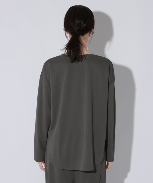 LAKOLE(ラコレ)の「<WARM>ラウンドヘム長袖T / 1056102(Tシャツ/カットソー・レディース・チャコール/サンドグレー/桜/ライトグリーン・FREE)」の15枚目の写真