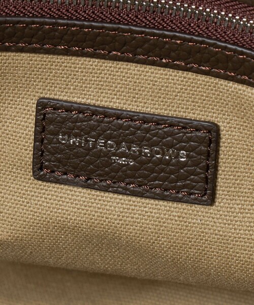 UNITED ARROWS(ユナイテッドアローズ)の「レザー ショルダー バッグ(ショルダーバッグ・メンズ・ダークブラウン/ブラック・FREE)」の12枚目の写真