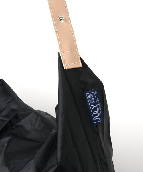 JULY NINE（ジュライナイン）の「JULY NINE:ナイロンビッグトートバッグ（トートバッグ・レディース・ホワイト/レッド/ブラック/オリーブ/イエロー・ONE SIZE）」の8枚目の写真