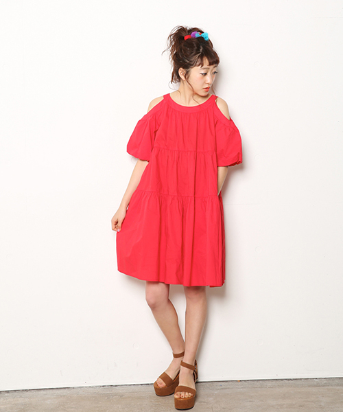 RODEO CROWNS WIDE BOWL（ロデオクラウンズワイドボウル）の「コットン ローン オフショルワンピース（ワンピース・レディース・レッド/オフホワイト/ブラック・FREE）」の3枚目の写真