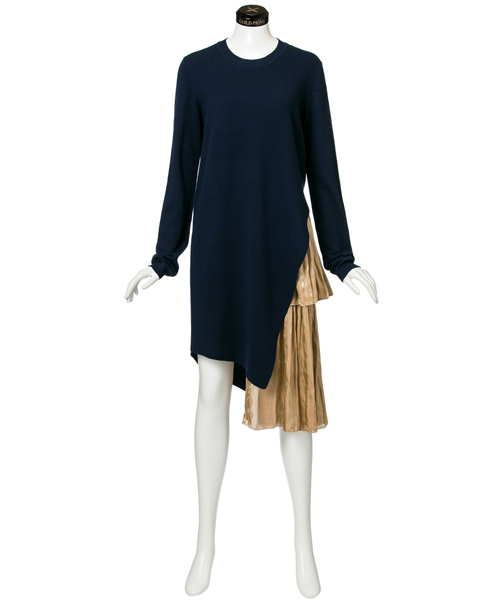 AVIE(アビィ)の「【AVIE】WOMENS 別注ワンピース-side slit knit dress with frill-(ワンピース・レディース・ネイビー・38)」の2枚目の写真