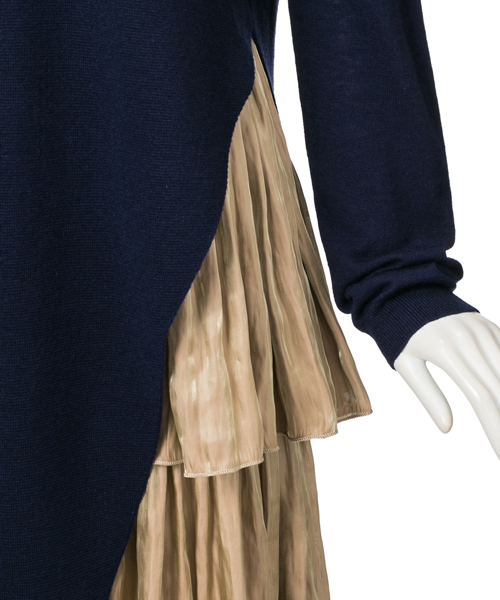 AVIE(アビィ)の「【AVIE】WOMENS 別注ワンピース-side slit knit dress with frill-(ワンピース・レディース・ネイビー・38)」の4枚目の写真