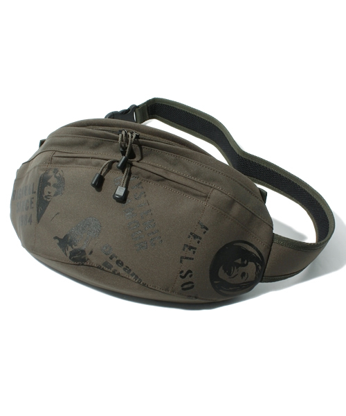 HYSTERIC GLAMOUR（ヒステリックグラマー）の「STENCIL BOP総柄コーデュラ ワンショルダーバッグ（メッセンジャーバッグ・メンズ・ベージュ/カーキ/グレー・FREE）」の3枚目の写真