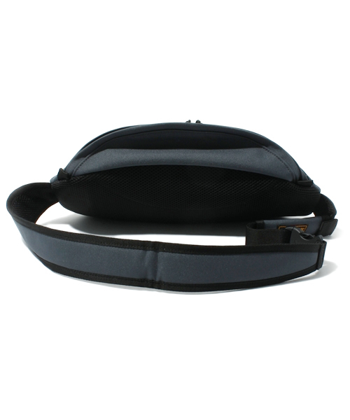 HYSTERIC GLAMOUR（ヒステリックグラマー）の「STENCIL BOP総柄コーデュラ ワンショルダーバッグ（メッセンジャーバッグ・メンズ・ベージュ/カーキ/グレー・FREE）」の5枚目の写真