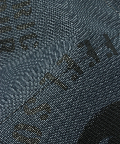 HYSTERIC GLAMOUR（ヒステリックグラマー）の「STENCIL BOP総柄コーデュラ ワンショルダーバッグ（メッセンジャーバッグ・メンズ・ベージュ/カーキ/グレー・FREE）」の9枚目の写真