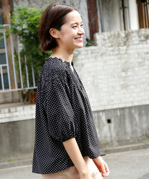 RAY CASSIN | ドット柄シャーリングブラウス(シャツ/ブラウス)