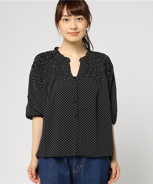 RAY CASSIN（レイカズン）の「ドット柄シャーリングブラウス（シャツ/ブラウス・レディース・ネイビー/ブラック/オフホワイト・FREE）」の8枚目の写真