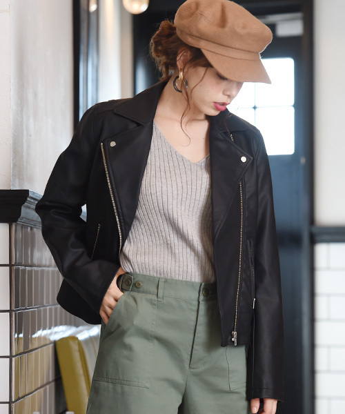 Luz Llena(ラズレナ)の「Vネック5分袖リブニットトップス(ニット/セーター・レディース・ブラック/オレンジ/グレー/ワインレッド・MEDIUM)」の3枚目の写真