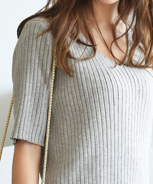 Luz Llena(ラズレナ)の「Vネック5分袖リブニットトップス(ニット/セーター・レディース・ブラック/オレンジ/グレー/ワインレッド・MEDIUM)」の5枚目の写真