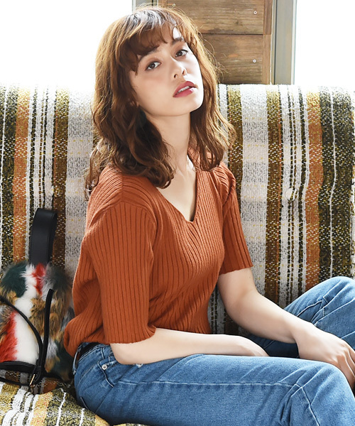 Luz Llena(ラズレナ)の「Vネック5分袖リブニットトップス(ニット/セーター・レディース・ブラック/オレンジ/グレー/ワインレッド・MEDIUM)」の7枚目の写真