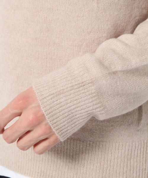 GLOBAL WORK（グローバルワーク）の「ストレッチブークレニットプルオーバー/767719（ニット/セーター・メンズ・ベージュ/ダークブラウン/ダークグレー/カーキ/グレー/ブルー/レッド/イエロー/ワインレッド・LARGE/X-LARGE/SMALL/MEDIUM）」の19枚目の写真