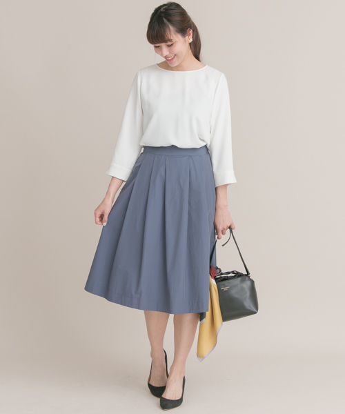 URBAN RESEARCH ROSSO WOMEN(アーバンリサーチ ロッソ)の「SILVERLIGHTS タフタタックスカート∴(スカート・レディース・ネイビー/キャメル/レッド・36/38)」の4枚目の写真