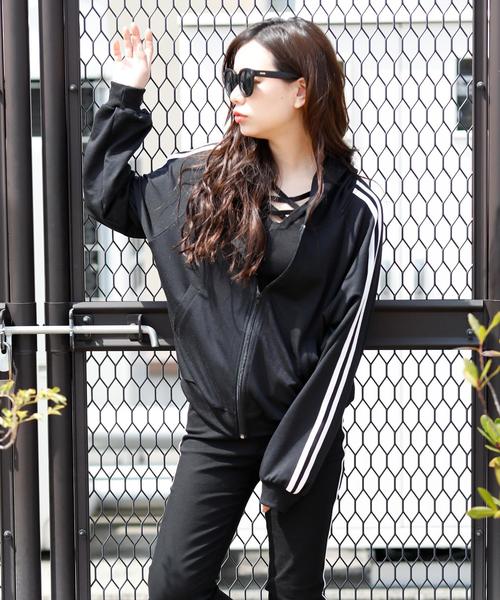 Girly Doll(ガーリードール)の「ラインパーカ(パーカー・レディース・ベージュ/ブラック/グレー/ネイビー/ダークグレー/グリーン/イエロー/グレー系その他/ベージュ系その他/ブラック系その他・1/2)」の13枚目の写真